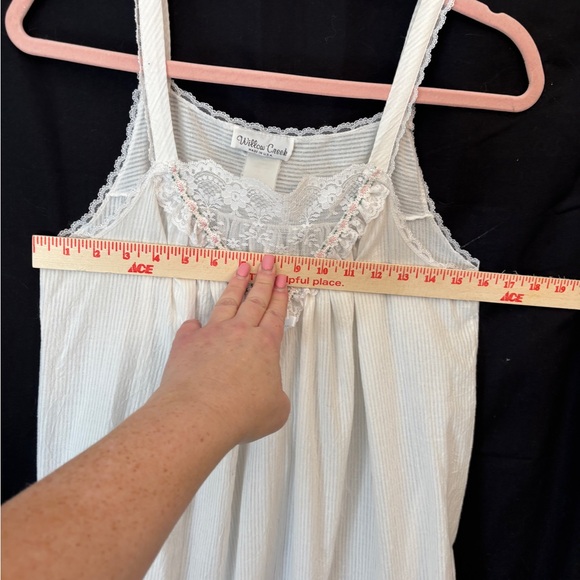 Willow creek Vintage Cotton & Lace Midi Nightgown in Women’s Small 1990s - Picture 7 of 8